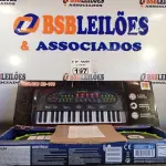 LOTE 197 - 01 TECLADO E 01 DJ MIXER. (NO ESTADO, LEILÃO NÃO TEM GARANTIA E NEM DEVOLUÇÃO, SUJEITO A POSSÍVEIS AVARIAS VISÍVEIS/OCULTAS E/OU AUSÊNCIA DE COMPONENTES).
