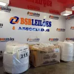LOTE 211 - 02 FRASQUEIRAS SUPPLY CLEAN COM 04 REFIS. (NO ESTADO, LEILÃO NÃO TEM GARANTIA E NEM DEVOLUÇÃO, SUJEITO A POSSÍVEIS AVARIAS VISÍVEIS/OCULTAS E/OU AUSÊNCIA DE COMPONENTES).