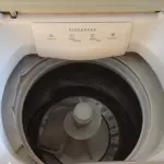 LOTE 157 - 01 LAVADORA DE ROUPAS MARCA BRASTEMP CAPACIDADE 8KG 220V. (NO ESTADO, LEILÃO NÃO TEM GARANTIA E NEM DEVOLUÇÃO, SUJEITO A POSSÍVEIS AVARIAS VISÍVEIS/OCULTAS E/OU AUSÊNCIA DE COMPONENTES).