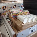 LOTE 257 - 01 LOTE COM VÁRIOS REATORES PARA LÂMPADAS FLUORESCENTES MARCAS E MODELOS DIVERSOS. (NO ESTADO, LEILÃO NÃO TEM GARANTIA E NEM DEVOLUÇÃO, SUJEITO A POSSÍVEIS AVARIAS VISÍVEIS/OCULTAS E/OU AUSÊNCIA DE COMPONENTES).