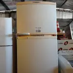 LOTE 159 - 01 GELADEIRA MARCA BRASTEMP 220V. (NO ESTADO, LEILÃO NÃO TEM GARANTIA E NEM DEVOLUÇÃO, SUJEITO A POSSÍVEIS AVARIAS VISÍVEIS/OCULTAS E/OU AUSÊNCIA DE COMPONENTES).