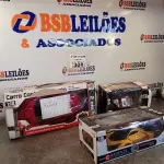 LOTE 308 - 03 CARRINHOS DE CONTROLE REMOTO MARCAS E MODELOS DIVERSOS. (NO ESTADO, LEILÃO NÃO TEM GARANTIA E NEM DEVOLUÇÃO, SUJEITO A POSSÍVEIS AVARIAS VISÍVEIS/OCULTAS E/OU AUSÊNCIA DE COMPONENTES).