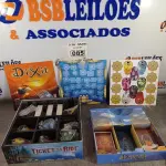 LOTE 085 - 02 JOGOS DE TABULEIRO. (NO ESTADO, LEILÃO NÃO TEM GARANTIA E NEM DEVOLUÇÃO, SUJEITO A POSSÍVEIS AVARIAS VISÍVEIS/OCULTAS E/OU AUSÊNCIA DE COMPONENTES).
