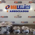 LOTE 104 - 01 BATERIA DE BRINQUEDO COM AVARIAS. (NO ESTADO, LEILÃO NÃO TEM GARANTIA E NEM DEVOLUÇÃO, SUJEITO A POSSÍVEIS AVARIAS VISÍVEIS/OCULTAS E/OU AUSÊNCIA DE COMPONENTES).