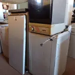 LOTE 142 - 01 FREEZER VERTICAL MARCA PROSDÓCIMO, 01 LAVA-LOUÇAS E 01 MÁQUINA DE LAVAR ROUPAS MARCAS E MODELOS DIVERSOS COM AVARIAS. (NO ESTADO, LEILÃO NÃO TEM GARANTIA E NEM DEVOLUÇÃO, SUJEITO A POSSÍVEIS AVARIAS VISÍVEIS/OCULTAS E/OU AUSÊNCIA DE COMPONENTES).
