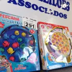 LOTE 291 - 02 JOGOS DE PESCARIA. (NO ESTADO, LEILÃO NÃO TEM GARANTIA E NEM DEVOLUÇÃO, SUJEITO A POSSÍVEIS AVARIAS VISÍVEIS/OCULTAS E/OU AUSÊNCIA DE COMPONENTES).