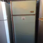 LOTE 168 - 01 GELADEIRA MARCA FRIGIDAIRE 220V. (NO ESTADO, LEILÃO NÃO TEM GARANTIA E NEM DEVOLUÇÃO, SUJEITO A POSSÍVEIS AVARIAS VISÍVEIS/OCULTAS E/OU AUSÊNCIA DE COMPONENTES).