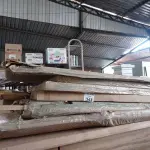 LOTE 343 - 01 LOTE COM VÁRIAS PEÇAS DE MOVEIS DESMONTADAS. (NO ESTADO, LEILÃO NÃO TEM GARANTIA E NEM DEVOLUÇÃO, SUJEITO A POSSÍVEIS AVARIAS VISÍVEIS/OCULTAS E/OU AUSÊNCIA DE COMPONENTES).
