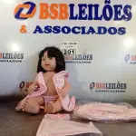 LOTE 201 - 01 BONECA BEBE REBORN. (NO ESTADO, LEILÃO NÃO TEM GARANTIA E NEM DEVOLUÇÃO, SUJEITO A POSSÍVEIS AVARIAS VISÍVEIS/OCULTAS E/OU AUSÊNCIA DE COMPONENTES).