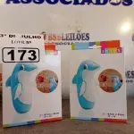 LOTE 173 - 02 BONECOS JOÃO TEIMOSO GOLFINHO.  (NO ESTADO, LEILÃO NÃO TEM GARANTIA E NEM DEVOLUÇÃO, SUJEITO A POSSÍVEIS AVARIAS VISÍVEIS/OCULTAS E/OU AUSÊNCIA DE COMPONENTES).