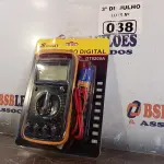 LOTE 038 - 01 MULTÍMETRO DIGITAL. (NO ESTADO, LEILÃO NÃO TEM GARANTIA E NEM DEVOLUÇÃO, SUJEITO A POSSÍVEIS AVARIAS VISÍVEIS/OCULTAS E/OU AUSÊNCIA DE COMPONENTES).