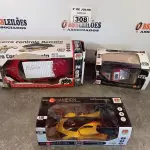 LOTE 308 - 03 CARRINHOS DE CONTROLE REMOTO MARCAS E MODELOS DIVERSOS. (NO ESTADO, LEILÃO NÃO TEM GARANTIA E NEM DEVOLUÇÃO, SUJEITO A POSSÍVEIS AVARIAS VISÍVEIS/OCULTAS E/OU AUSÊNCIA DE COMPONENTES).