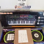 LOTE 197 - 01 TECLADO E 01 DJ MIXER. (NO ESTADO, LEILÃO NÃO TEM GARANTIA E NEM DEVOLUÇÃO, SUJEITO A POSSÍVEIS AVARIAS VISÍVEIS/OCULTAS E/OU AUSÊNCIA DE COMPONENTES).