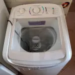 LOTE 164 - 01 MÁQUINA DE LAVAR ROUPAS MARCA ELECTROLUX CAPACIDADE 8KG 220V. (NO ESTADO, LEILÃO NÃO TEM GARANTIA E NEM DEVOLUÇÃO, SUJEITO A POSSÍVEIS AVARIAS VISÍVEIS/OCULTAS E/OU AUSÊNCIA DE COMPONENTES).