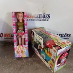 LOTE 300 - 01 BATE-VOLTA MUSICAL CARRUAGEM E 01 BONECA BELINDA. (NO ESTADO, LEILÃO NÃO TEM GARANTIA E NEM DEVOLUÇÃO, SUJEITO A POSSÍVEIS AVARIAS VISÍVEIS/OCULTAS E/OU AUSÊNCIA DE COMPONENTES).