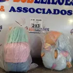 LOTE 293 - 02 BONECAS. (NO ESTADO, LEILÃO NÃO TEM GARANTIA E NEM DEVOLUÇÃO, SUJEITO A POSSÍVEIS AVARIAS VISÍVEIS/OCULTAS E/OU AUSÊNCIA DE COMPONENTES).