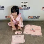 LOTE 295 - 01 BONECA BEBE REBORN. (NO ESTADO, LEILÃO NÃO TEM GARANTIA E NEM DEVOLUÇÃO, SUJEITO A POSSÍVEIS AVARIAS VISÍVEIS/OCULTAS E/OU AUSÊNCIA DE COMPONENTES).