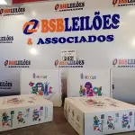 LOTE 282 - 04 CAIXAS COM MASSINHAS DE MODELAR. (NO ESTADO, LEILÃO NÃO TEM GARANTIA E NEM DEVOLUÇÃO, SUJEITO A POSSÍVEIS AVARIAS VISÍVEIS/OCULTAS E/OU AUSÊNCIA DE COMPONENTES).