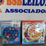 LOTE 291 - 02 JOGOS DE PESCARIA. (NO ESTADO, LEILÃO NÃO TEM GARANTIA E NEM DEVOLUÇÃO, SUJEITO A POSSÍVEIS AVARIAS VISÍVEIS/OCULTAS E/OU AUSÊNCIA DE COMPONENTES).