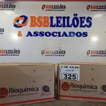 LOTE 325 - 02 CAIXAS COM BISNAGAS DE ÁLCOOL ETÍLICO HIDRATADO 70% COM 30 UNIDADES CADA. (NO ESTADO, LEILÃO NÃO TEM GARANTIA E NEM DEVOLUÇÃO, SUJEITO A POSSÍVEIS AVARIAS VISÍVEIS/OCULTAS E/OU AUSÊNCIA DE COMPONENTES).