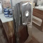 LOTE 335 - 01 PIA EM AÇO INOX CIMENTADA COM 01 CUBA MEDINDO 2,00M X 0,53CM. (NO ESTADO, LEILÃO NÃO TEM GARANTIA E NEM DEVOLUÇÃO, SUJEITO A POSSÍVEIS AVARIAS VISÍVEIS/OCULTAS E/OU AUSÊNCIA DE COMPONENTES).