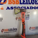 LOTE 039 - 01 MACHADINHA COM CABO EMBORRACHADO. (NO ESTADO, LEILÃO NÃO TEM GARANTIA E NEM DEVOLUÇÃO, SUJEITO A POSSÍVEIS AVARIAS VISÍVEIS/OCULTAS E/OU AUSÊNCIA DE COMPONENTES).