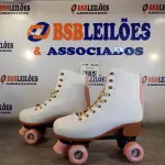 LOTE 385 - 01 PAR DE PATINS Nº39. (NO ESTADO, LEILÃO NÃO TEM GARANTIA E NEM DEVOLUÇÃO, SUJEITO A POSSÍVEIS AVARIAS VISÍVEIS/OCULTAS E/OU AUSÊNCIA DE COMPONENTES).