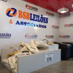 LOTE 376 - 01 LOTE COM VÁRIAS TOMADAS ELÉTRICA, VÁRIOS CONTROLES PARA AR-CONDICIONADO MARCAS E MODELOS DIVERSOS, 01 AUTOTRANSFORMADOR E 01 ESTABILIZADOR.  (NO ESTADO, LEILÃO NÃO TEM GARANTIA E NEM DEVOLUÇÃO, SUJEITO A POSSÍVEIS AVARIAS VISÍVEIS/OCULTAS E/OU AUSÊNCIA DE COMPONENTES).