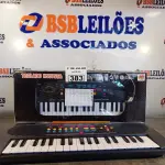LOTE 383 - 02 TECLADOS DE BRINQUEDO. (NO ESTADO, LEILÃO NÃO TEM GARANTIA E NEM DEVOLUÇÃO, SUJEITO A POSSÍVEIS AVARIAS VISÍVEIS/OCULTAS E/OU AUSÊNCIA DE COMPONENTES).