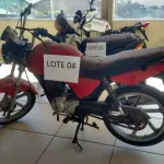 LOTE 706 - MOTOCICLETA CG 150 TITAN VERMELHA - SUCATA. (UNIDADE: B-006 - LONDRINA/PR - LOCAL DE RETIRADA: RUA SANTA TEREZINHA, 1377 COM ESQUINA COM A RUA DOS COQUEIROS - BAIRRO: SANTA TEREZINHA – LONDRINA/PR - CEP: 86027-620)