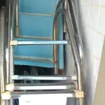 LOTE 335 - ESCORREGADOR TOBOAGUA INFANTIL + 06 OMBRELONES + 03 ESCADAS PARA PISCINA + 05 RAIAS DE PISCINA (UNIDADE: B-056 - CACHOEIRO DO ITAPEMIRIM/ES - LOCAL DE RETIRADA: RUA IRMÃ GIOVANNA MENECHINI, 238, MARBRASA - CACHOEIRO DE ITAPEMIRIM/ES - CEP: 29.313-669)