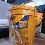 LOTE 357 - 01 BALDE DE VEDALIT, ADITIVO PLASTIFICANTE CONCENTRADO PARA CONCRETO E ARGAMASSAS E 01 BALDE DE VEDACIT, ADITIVO IMPERMEABILIZANTE PARA CONCRETO E ARGAMASSAS 18L. (NO ESTADO, LEILÃO NÃO TEM GARANTIA E NEM DEVOLUÇÃO, SUJEITO A POSSÍVEIS AVARIAS VISÍVEIS/OCULTAS E/OU AUSÊNCIA DE COMPONENTES).