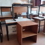 LOTE 458 - 02 MESAS COM ESTRUTURA EM FERRO FUNDIDO TAMPO EM MADEIRA E 01 MESA PARA COMPUTADOR EM MADEIRA. (NO ESTADO, LEILÃO NÃO TEM GARANTIA E NEM DEVOLUÇÃO, SUJEITO A POSSÍVEIS AVARIAS VISÍVEIS/OCULTAS E/OU AUSÊNCIA DE COMPONENTES).
