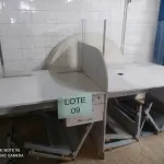LOTE 103 - 02 ARMÁRIOS ALTO C/ PRATELEIRAS + 03 BALCÕES EM FÓRMICA SIMPLES PEQUENO + ARQUIVO P/ PASTAS SUSPENSAS 4 GAVETAS + 03 MESAS REDONDA (SUCATA)+ ARMÁRIO DE AÇO, VITRINE, 01 PORTA + ARMÁRIO DE AÇO GRANDE + MESA DE 02 NICHOS COM 3 GAVETAS CADA + 02 CASULO PARA MICROCOMPUTADOR (SUCATA)  (UNIDADE: B-033 - MONTES CLAROS/MG - LOCAL DE RETIRADA: AVENIDA LAGO DO TUCURUÍ S/N, BAIRRO ACÁCIAS - MONTES CLAROS/MG - CEP-39.404-264)