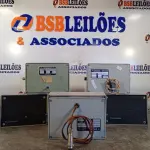 LOTE 371 - 06 ALTO-FALANTES COM SUPORTE DE FERRO SENDO 01 INCOMPLETO. (NO ESTADO, LEILÃO NÃO TEM GARANTIA E NEM DEVOLUÇÃO, SUJEITO A POSSÍVEIS AVARIAS VISÍVEIS/OCULTAS E/OU AUSÊNCIA DE COMPONENTES).