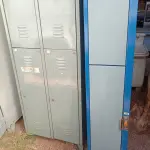 LOTE 429 - 02 ARMÁRIOS ROUPEIRO EM AÇO SENDO 01 C/ 4 PORTAS E OUTRO C/02 PORTAS. (NO ESTADO, LEILÃO NÃO TEM GARANTIA E NEM DEVOLUÇÃO, SUJEITO A POSSÍVEIS AVARIAS VISÍVEIS/OCULTAS E/OU AUSÊNCIA DE COMPONENTES).