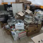 LOTE 780 - MATERIAL DE ESCRITÓRIO: 03 CAIXAS DE PASTA ARQUIVO MARROM + 43 ORGANIZADORES + 05 PORTA OBJETOS + 04 PERFURADORES + 10 RÉGUAS + ROLETE PARA MÁQUINA DE CALCULAR + 01 CALCULADORA + 10 TELEFONES HEADSET + CAIXAS DE CLIPS + CAIXAS DE GRAMPOS + ASPIRAL PARA PASTAS + 04 UMIDIFICADOR DE ÁGUA + QUADRO BRANCO. (UNIDADE: DEPARTAMENTO EXECUTIVO – DEX - LOCAL DE RETIRADA: SAUS - QUADRA 1, BLOCO J, ED. CLÉSIO ANDRADE - BRASÍLIA/DF - CEP: 70.070-944)