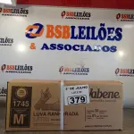 LOTE 379 - 01 CAIXA COM LUVAS RANHURADA TAMANHO “M” SÃO 36 PARES. (NO ESTADO, LEILÃO NÃO TEM GARANTIA E NEM DEVOLUÇÃO, SUJEITO A POSSÍVEIS AVARIAS VISÍVEIS/OCULTAS E/OU AUSÊNCIA DE COMPONENTES).