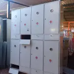 LOTE 425 - 01 ARMÁRIO ROUPEIRO EM MADEIRA C/08 PORTAS. (NO ESTADO, LEILÃO NÃO TEM GARANTIA E NEM DEVOLUÇÃO, SUJEITO A POSSÍVEIS AVARIAS VISÍVEIS/OCULTAS E/OU AUSÊNCIA DE COMPONENTES).