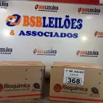 LOTE 368 - 02 CAIXAS COM BISNAGAS DE ÁLCOOL ETÍLICO HIDRATADO 70% COM 30 UNIDADES CADA. (NO ESTADO, LEILÃO NÃO TEM GARANTIA E NEM DEVOLUÇÃO, SUJEITO A POSSÍVEIS AVARIAS VISÍVEIS/OCULTAS E/OU AUSÊNCIA DE COMPONENTES).