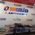 LOTE 372 - 01 SKATE COM CAPACETE. (NO ESTADO, LEILÃO NÃO TEM GARANTIA E NEM DEVOLUÇÃO, SUJEITO A POSSÍVEIS AVARIAS VISÍVEIS/OCULTAS E/OU AUSÊNCIA DE COMPONENTES).