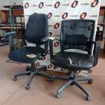 LOTE 470 - 02 CADEIRAS DE ESCRITÓRIO COM BASE GIRATÓRIA. (NO ESTADO, LEILÃO NÃO TEM GARANTIA E NEM DEVOLUÇÃO, SUJEITO A POSSÍVEIS AVARIAS VISÍVEIS/OCULTAS E/OU AUSÊNCIA DE COMPONENTES).