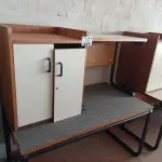 LOTE 441 - 02 MESAS COM ESTRUTURA EM FERRO FUNDIDO TAMPO EM MADEIRA E 01 ARMÁRIO EM MADEIRA COM 02 PORTAS. (NO ESTADO, LEILÃO NÃO TEM GARANTIA E NEM DEVOLUÇÃO, SUJEITO A POSSÍVEIS AVARIAS VISÍVEIS/OCULTAS E/OU AUSÊNCIA DE COMPONENTES).
