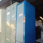 LOTE 429 - 02 ARMÁRIOS ROUPEIRO EM AÇO SENDO 01 C/ 4 PORTAS E OUTRO C/02 PORTAS. (NO ESTADO, LEILÃO NÃO TEM GARANTIA E NEM DEVOLUÇÃO, SUJEITO A POSSÍVEIS AVARIAS VISÍVEIS/OCULTAS E/OU AUSÊNCIA DE COMPONENTES).