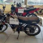 LOTE 707 - MOTOCICLETA ML 125 CINZA - SUCATA. (UNIDADE: B-006 - LONDRINA/PR - LOCAL DE RETIRADA: RUA SANTA TEREZINHA, 1377 COM ESQUINA COM A RUA DOS COQUEIROS - BAIRRO: SANTA TEREZINHA – LONDRINA/PR - CEP: 86027-620)