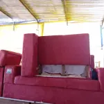 LOTE 094 - 01 SOFÁ. (NO ESTADO, LEILÃO NÃO TEM GARANTIA E NEM DEVOLUÇÃO, SUJEITO A POSSÍVEIS AVARIAS VISÍVEIS/OCULTAS E/OU AUSÊNCIA DE COMPONENTES).