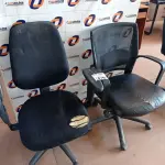LOTE 470 - 02 CADEIRAS DE ESCRITÓRIO COM BASE GIRATÓRIA. (NO ESTADO, LEILÃO NÃO TEM GARANTIA E NEM DEVOLUÇÃO, SUJEITO A POSSÍVEIS AVARIAS VISÍVEIS/OCULTAS E/OU AUSÊNCIA DE COMPONENTES).
