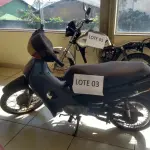 LOTE 705 - MOTOCICLETA SUNDI 125 SED PRETA - SUCATA. (UNIDADE: B-006 - LONDRINA/PR - LOCAL DE RETIRADA: RUA SANTA TEREZINHA, 1377 COM ESQUINA COM A RUA DOS COQUEIROS - BAIRRO: SANTA TEREZINHA – LONDRINA/PR - CEP: 86027-620)