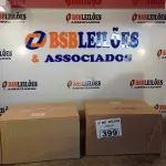 LOTE 399 - 02 CAIXAS COM ÁLCOOL EM GEL 70% 440G COM HIDRATANTE COM 12 UNIDADES CADA. (NO ESTADO, LEILÃO NÃO TEM GARANTIA E NEM DEVOLUÇÃO, SUJEITO A POSSÍVEIS AVARIAS VISÍVEIS/OCULTAS E/OU AUSÊNCIA DE COMPONENTES).