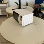 LOTE 598 -  MESA PARA COMPUTADOR + MESA C/ 3 GAVETAS + 4 MESAS REDONDA PARA REUNIÃO + 2 MOCHOS MECANICOS + NEGATOSCOPIO + MESA CLÍNICA + MICROSYSTEM + ARMARIO PARA CHAVES + SUBWOFFER 2.1 10W RMS + TELEVISOR LCD 32 + APARELHO PARA PROFILAXIA + AUTOCLAVE AHMC-5 + CONEXAO DE MESA + BLU RAY + BALANCA DIGITAL + MINI-INCUBADORA + SWITCH 8 PORTAS + 2 CORTINAS FISIOTERAPIA + MÁQUINA DE ESCREVER ELÉTRICA + ESTERILIZAÇÃO DE AR + BALANÇA ANTROPOMÉTRICA + CADEIRA DE MASSAGEM + MICROONDAS. (UNIDADE: B-028 - JOÃO PESSOA/PB - LOCAL DE RETIRADA: RUA CORONEL JOÃO COSTA E SILVA, Nº 201, ERNANI SÁTIRO - JOÃO PESSOA/PB – CEP: 58.080-410)